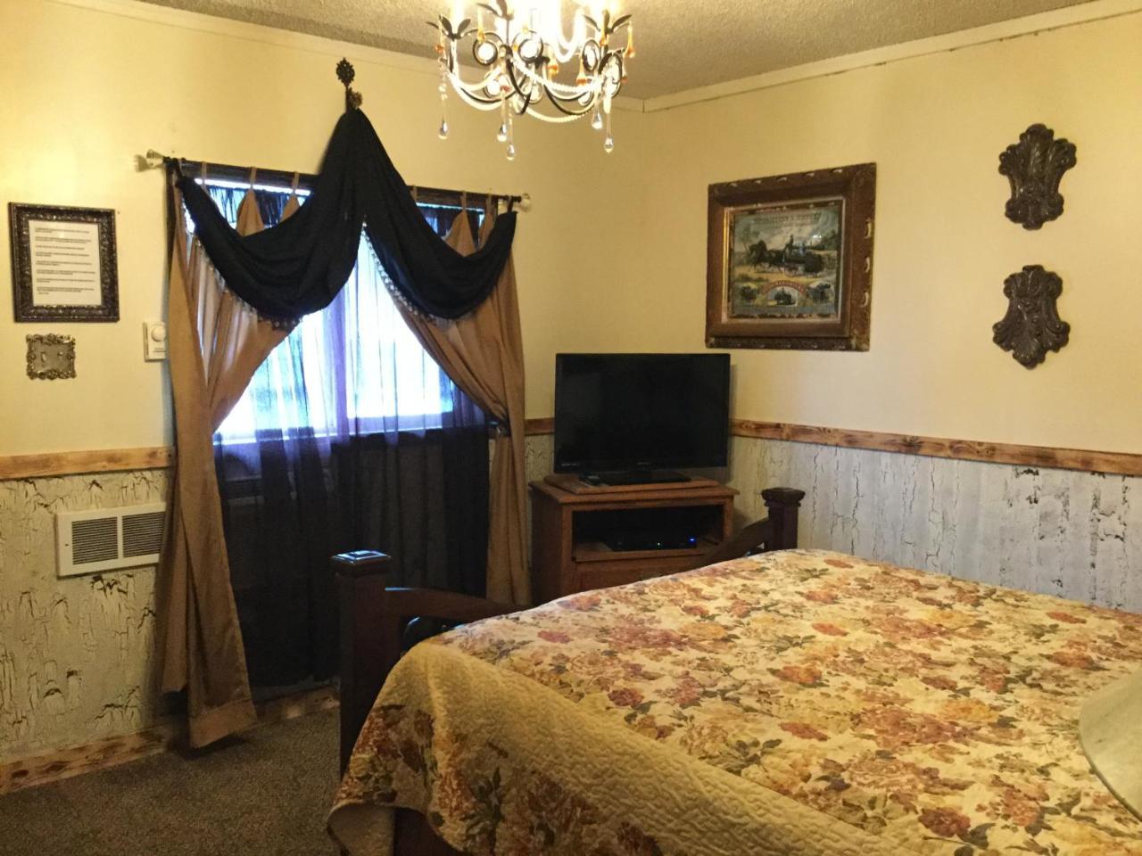 Black Bear Motel Davenport Exterior photo