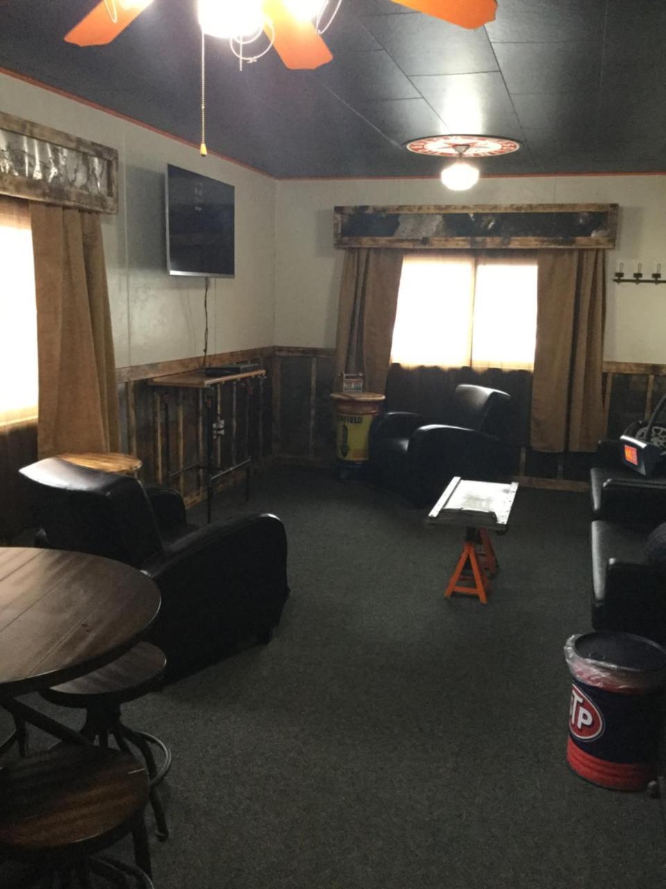 Black Bear Motel Davenport Exterior photo